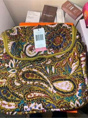 Vera Bradley Quilted Paisley Crossbody Lunchbag— Olive, Pink, Teal
